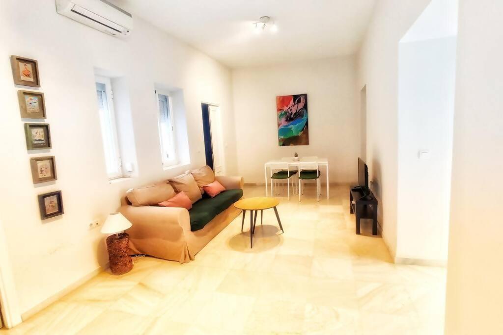 Enjoy Netflix Parking Segun Disponibilidad Apartment Seville Exterior photo