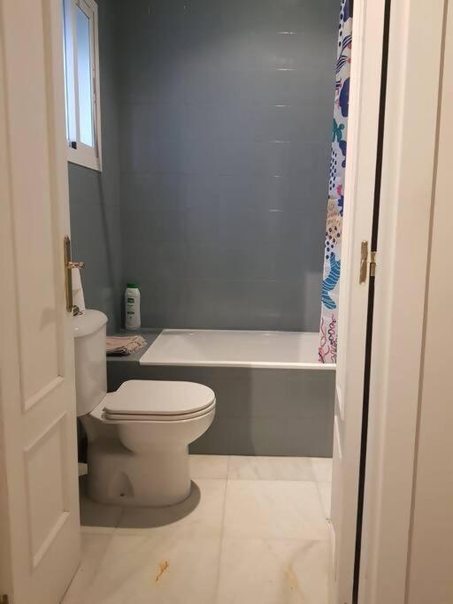 Enjoy Netflix Parking Segun Disponibilidad Apartment Seville Exterior photo