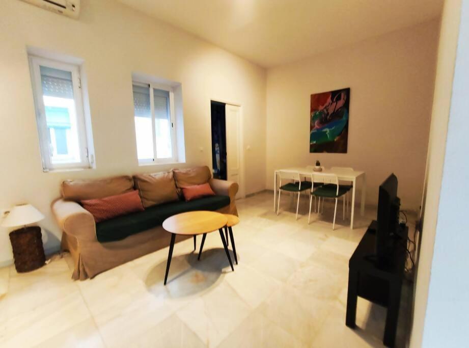 Enjoy Netflix Parking Segun Disponibilidad Apartment Seville Exterior photo